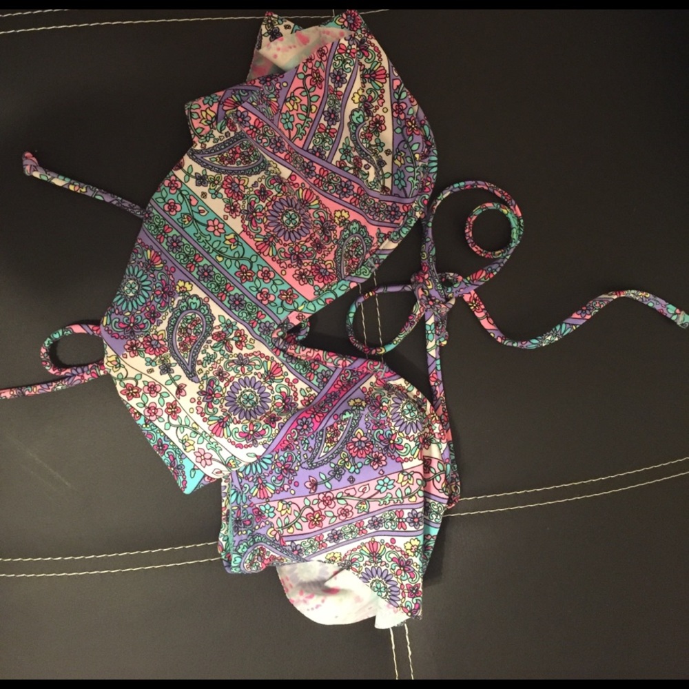 California waves bathing suit top