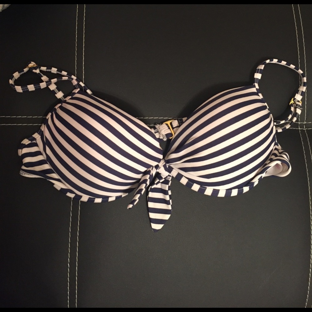 Xhilaration bathing suit top