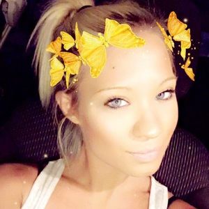 Meet your Posher, Crystal