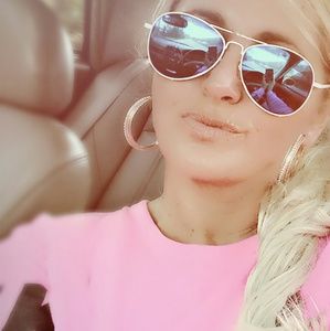 Meet your Posher, Janet