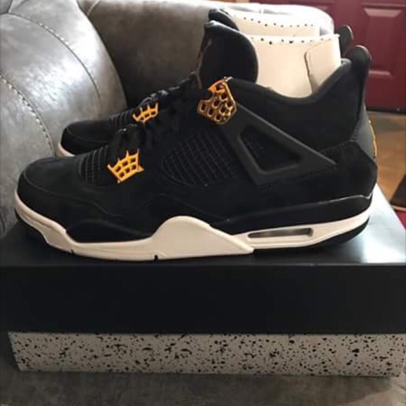 Royalty 4s