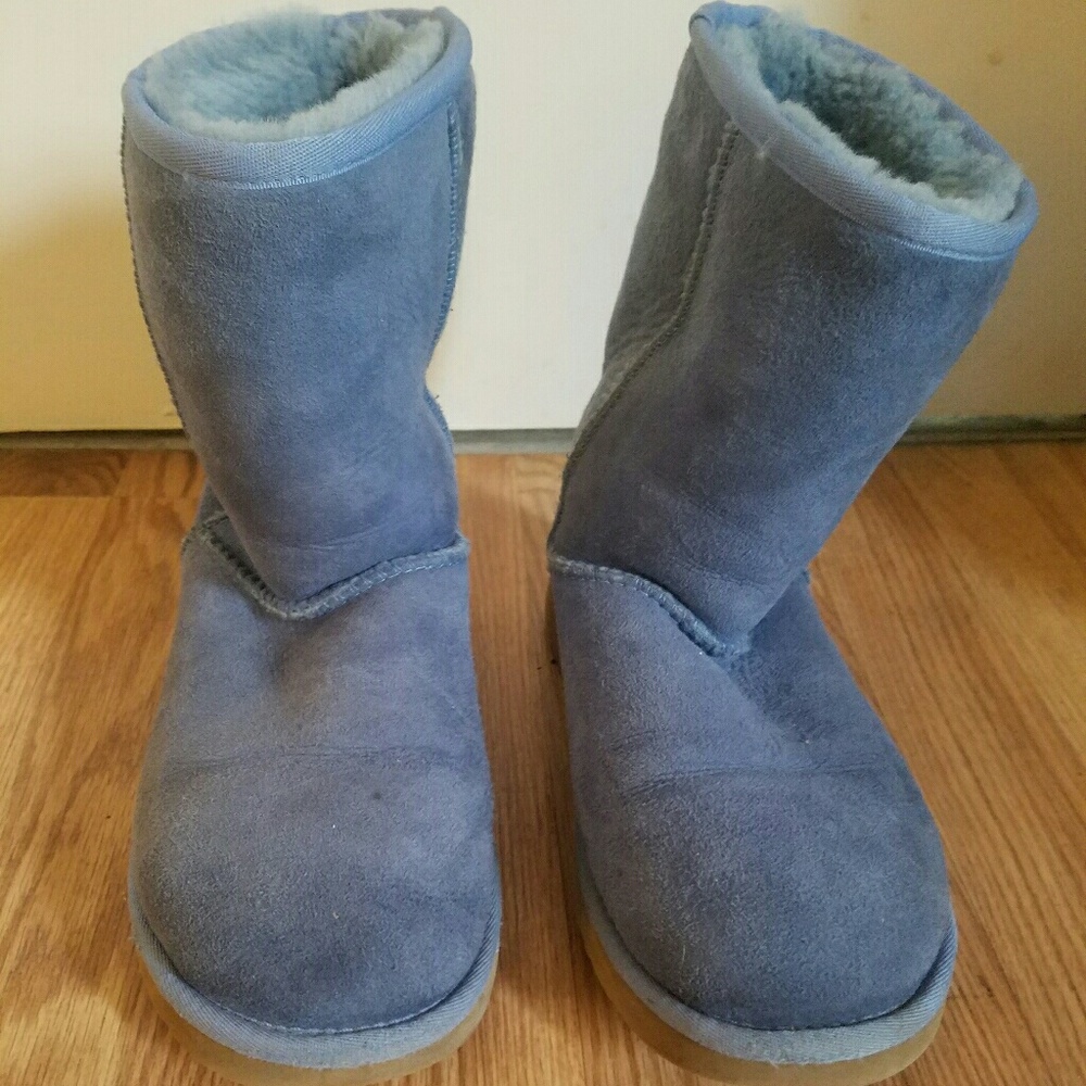 slightly used Ugg boots