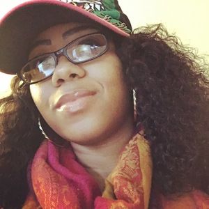 Meet your Posher, Amoy