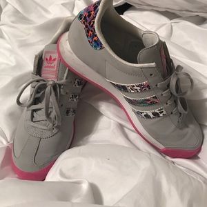 Adidas Samoa sneakers