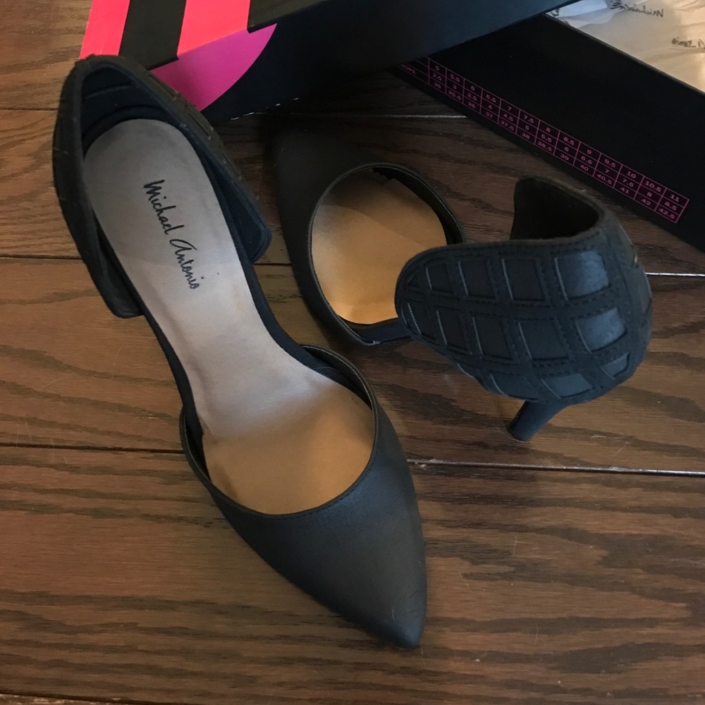 Brand New Michael Antonio Jalena black pumps