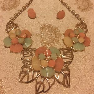 Beautiful set with nice colors for spring