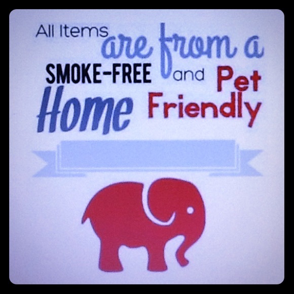 Meet your Posher, Julie - A "Georgia Peach" 🍑 😘 - Picture 2 of 3