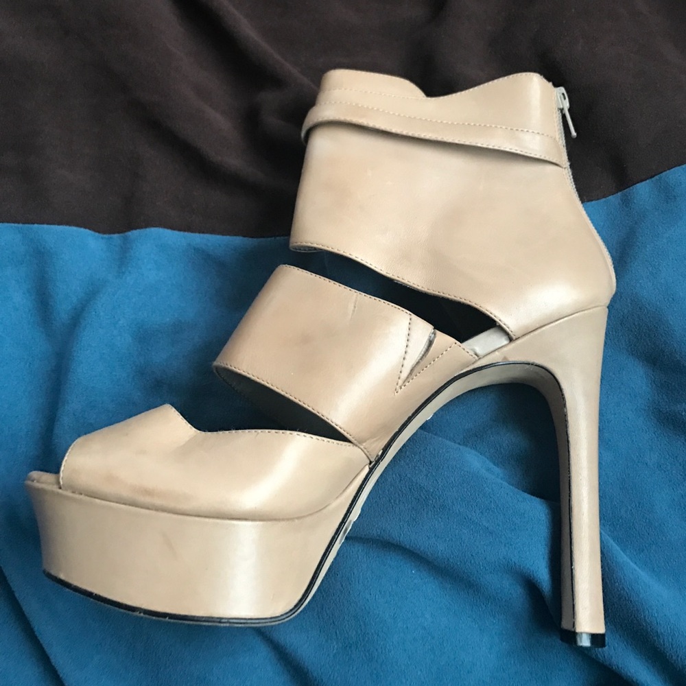 Tan Vince Camuto peep toes