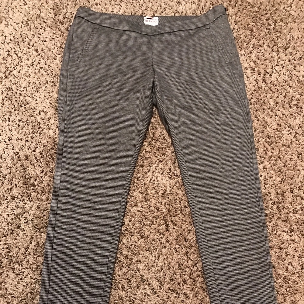 Black and white checked leggings