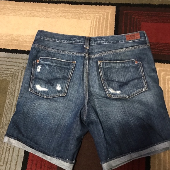 ❌ SOLD ❌Destroyed Bermuda Shorts - Picture 2 of 2