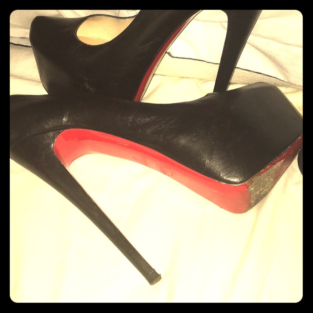 Christian Louboutin Pump for sale