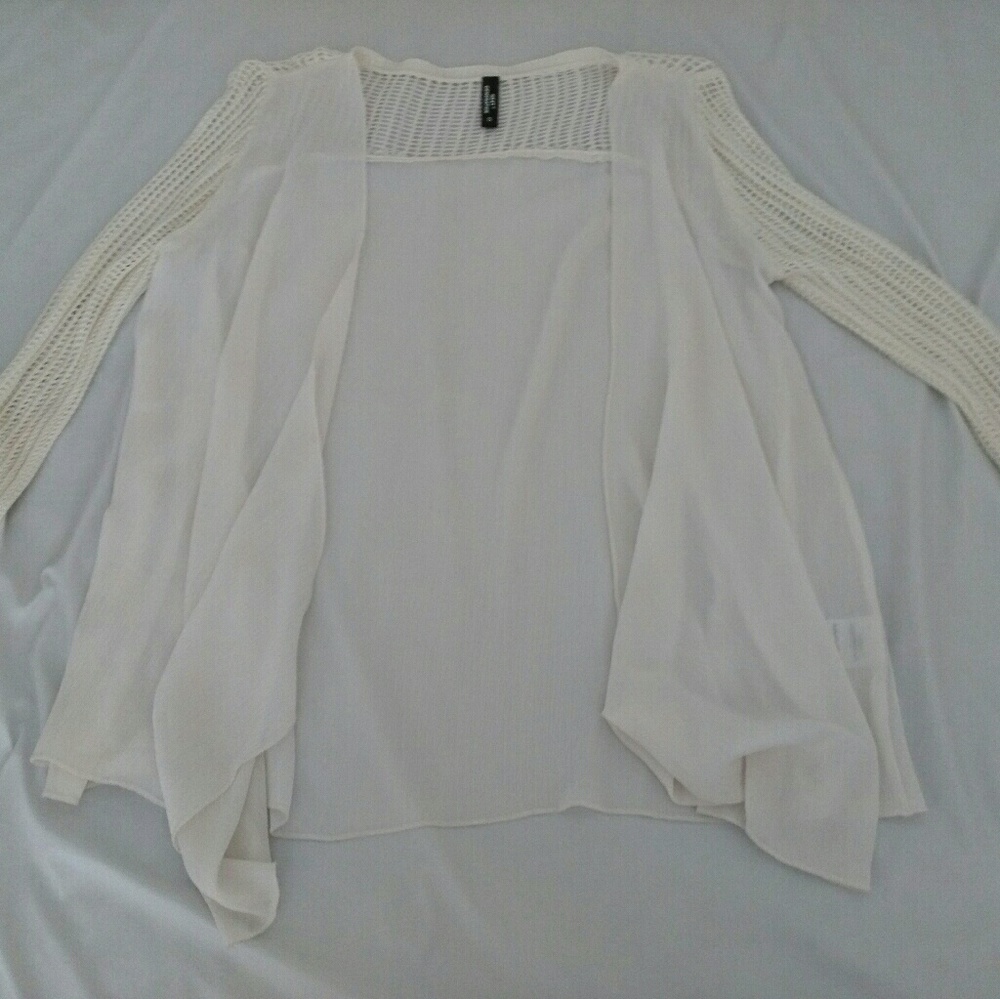 Flounce white cardigan