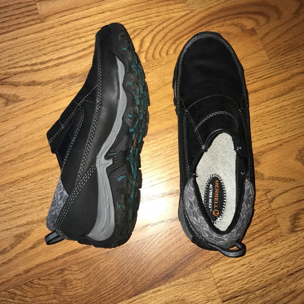 Brand new Merrell dry grip slip on shoes