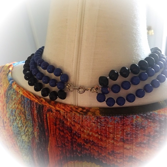 VINTAGE ~ Beaded Necklace - Picture 2 of 3