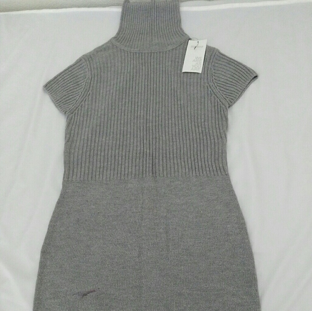 Turtle neck short sleeved dresses