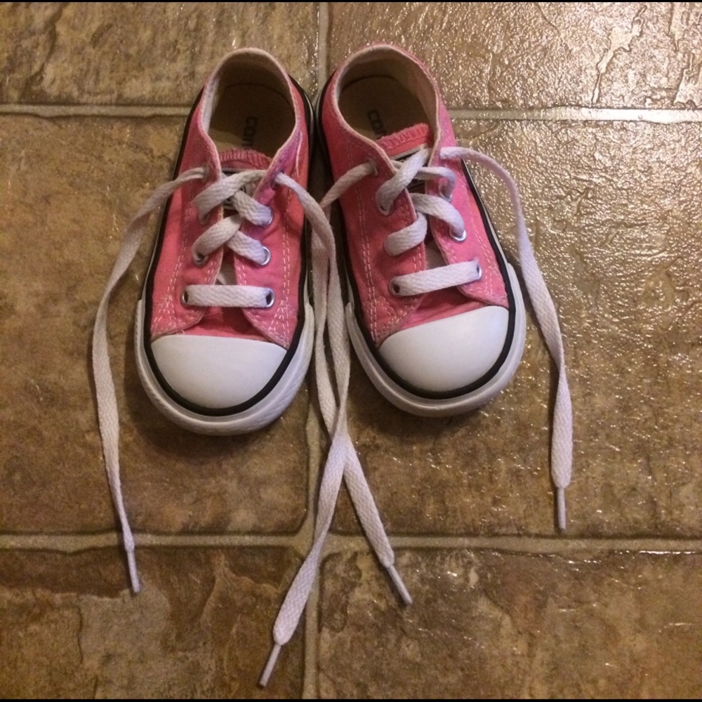 Converse shoes girls size 6