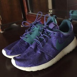 Purple NIKE Roshe sneakers