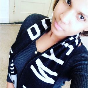 Meet your Posher, Elaine