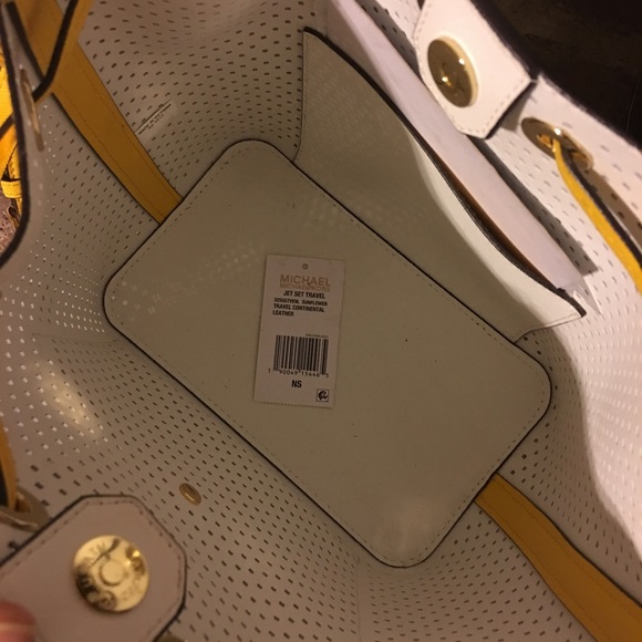 🌻 MICHAEL Michael Kors bucket bag (sunflower)SOLD - Picture 3 of 8