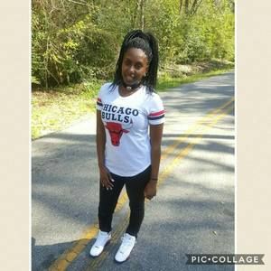 Meet your Posher, Shakira