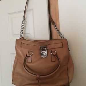 Micheal kors purse