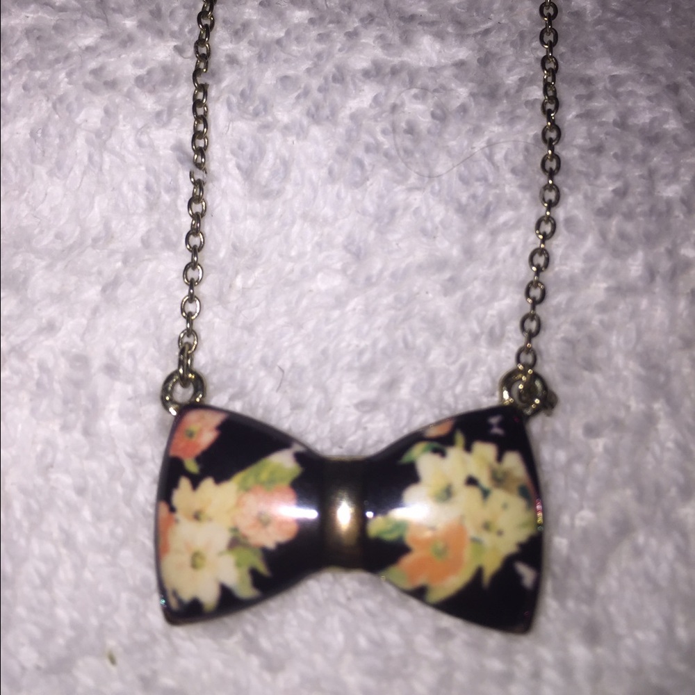 Bow floral necklace