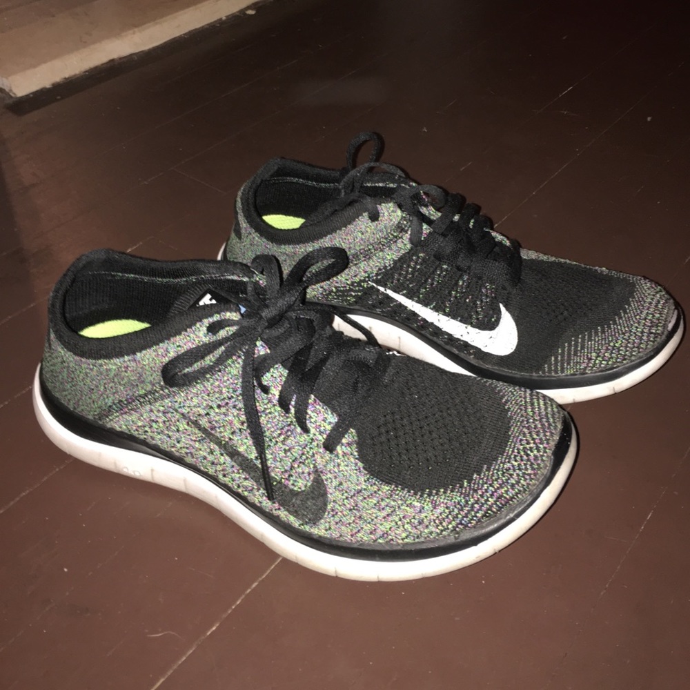nike flyknits W7.5
