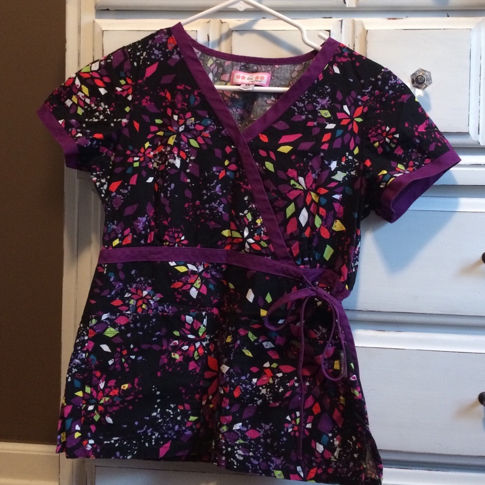 Scrub top