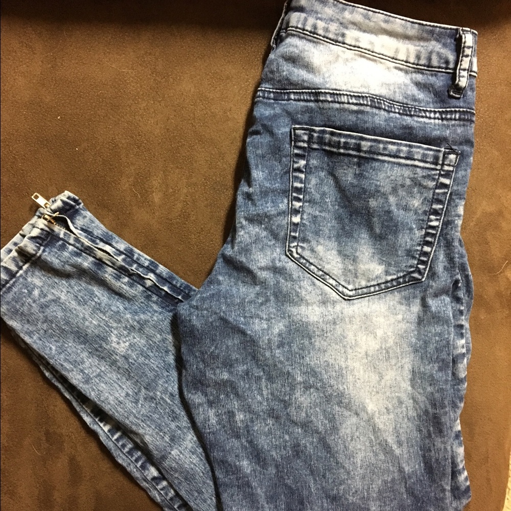 Cropped jeans **Not for Sale**