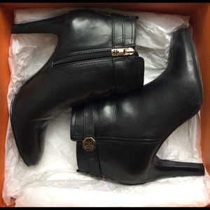 Tory Burch Leather Booties 👠