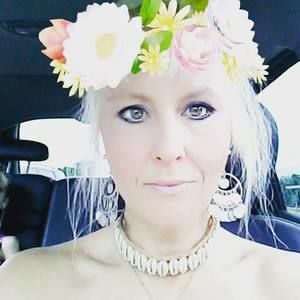 Meet your Posher, Stacy