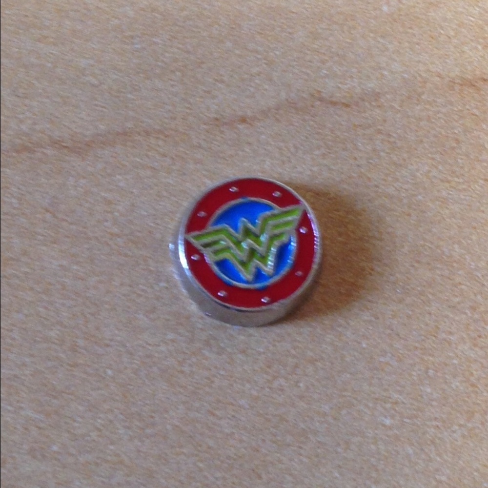 Wonder Woman!! Floating Charm Origami Owl!!!