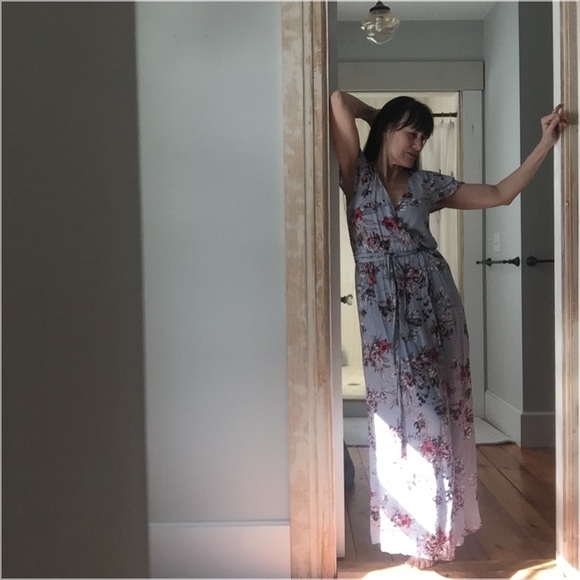 The prettiest floral maxi Summer dress! - Picture 4 of 5