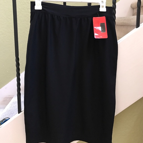 Spanx Bod-a-bing Pencil 028 skirt  BLACK NEW - Picture 6 of 7