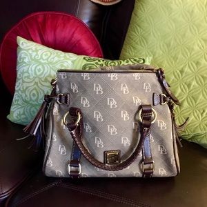 🎁GORGEOUS DOONEY & BOURKE BAG! W/ Strap & Handles