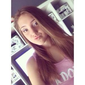 Meet your Posher, Cassandra