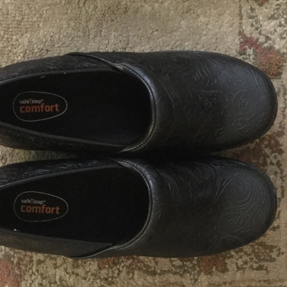 SAFE STEP COMFORT SHOES SZ 9