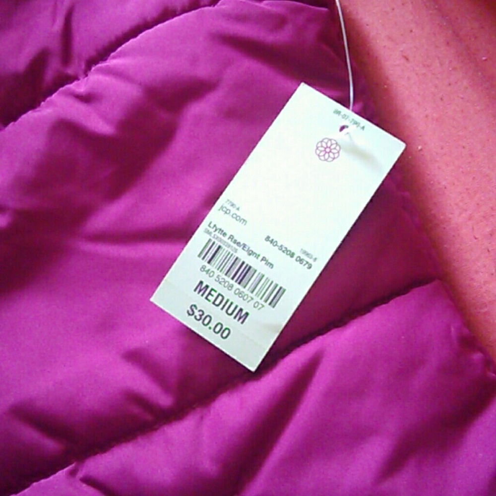 Two vests - Picture 5 of 7