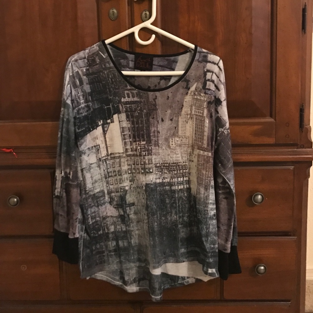 Super cute city scape top