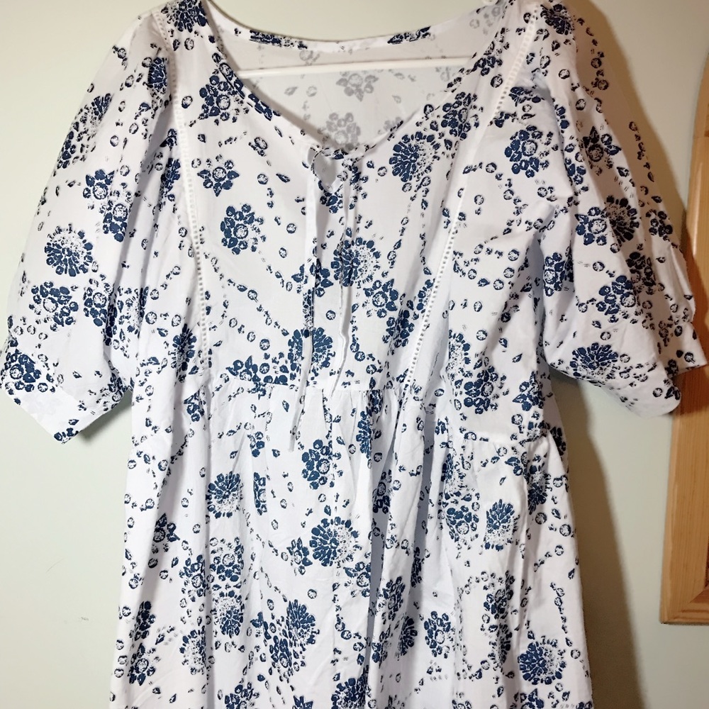 Floral peasant top with tied front