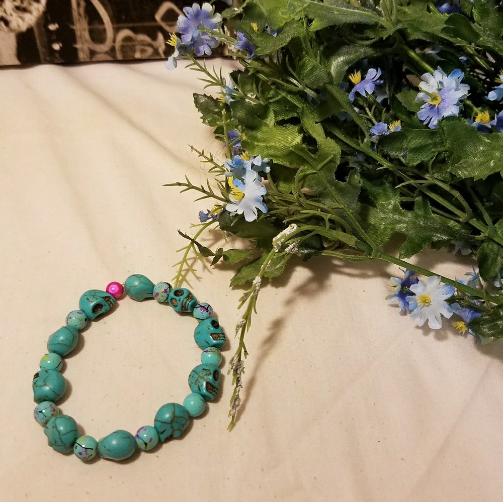 Turquoise Skull beaded bracelet