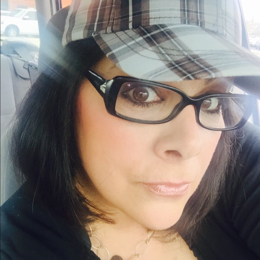 Meet your Posher, Toni