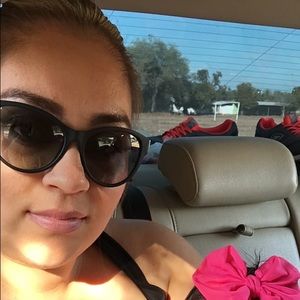 Meet your Posher, Crystal