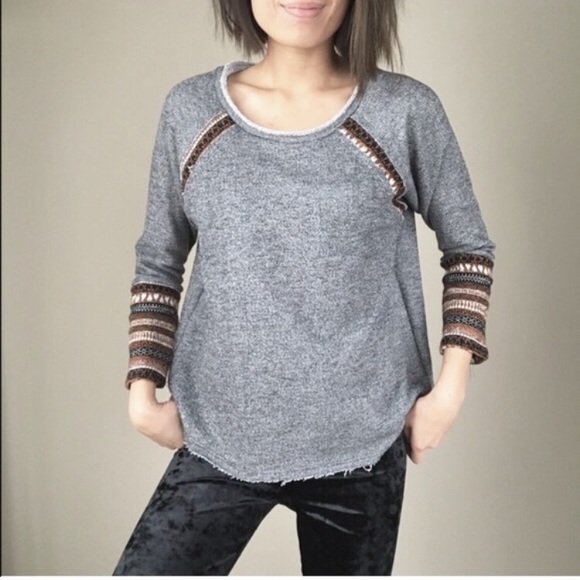 SALE. Kate sweater top with distress and pattern - Picture 4 of 5