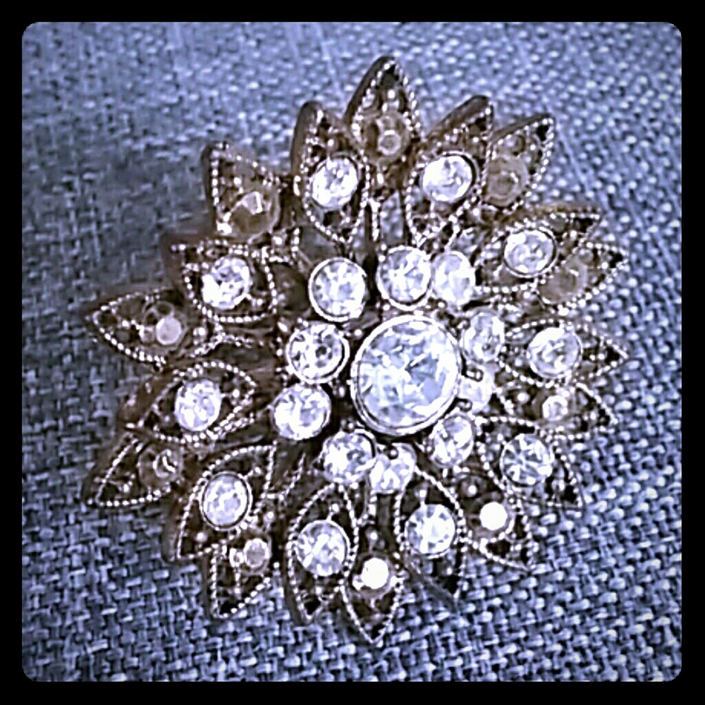 Rhinestone Starburst Ring