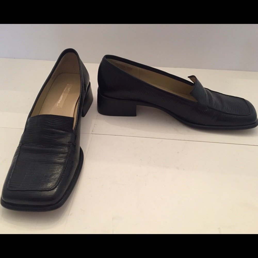 Nine West black leather flats with low heel