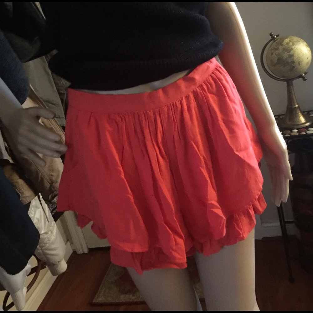 Nameless Ruffle Orange Wavy Shorts