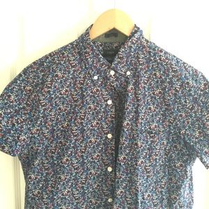 J crew size Medium slim floral shirt