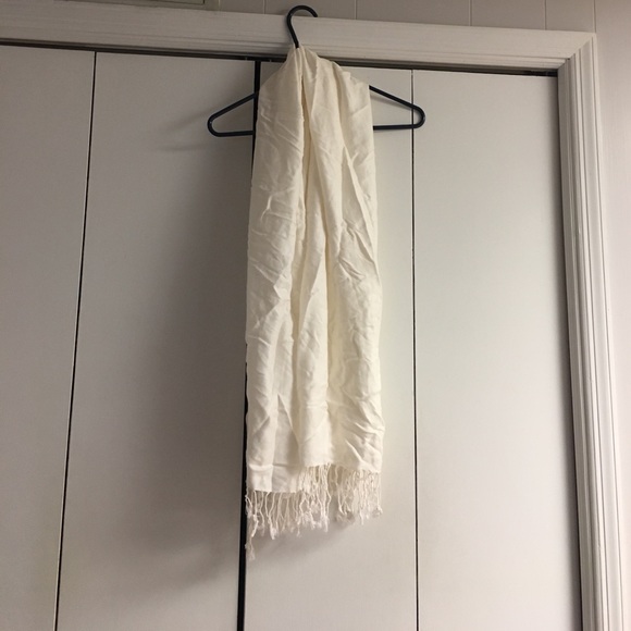 Cream scarf - Picture 1 of 1