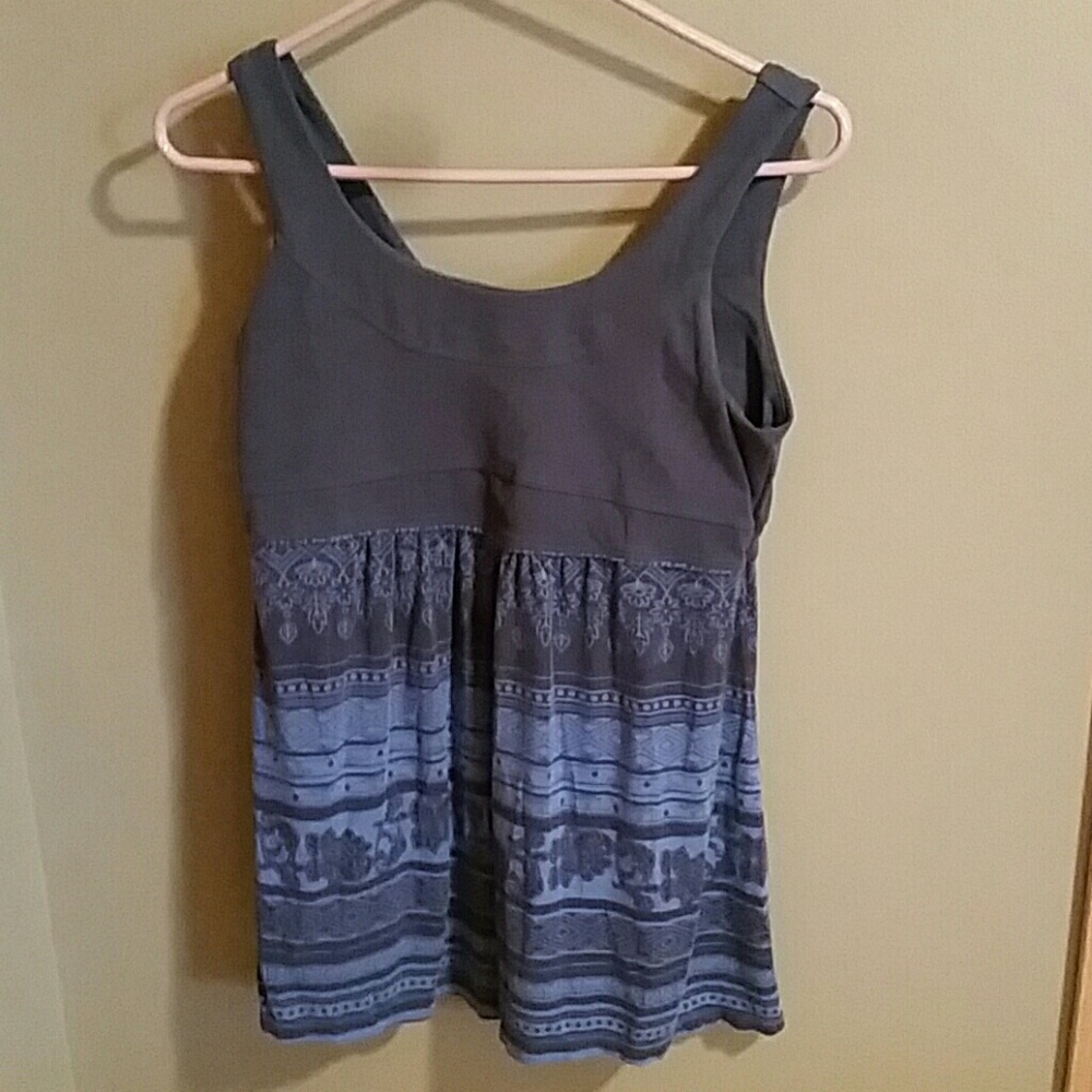 Athleta tank with built in bra